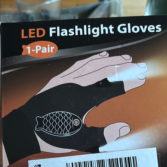 Rechargeable Flashlight Gloves - Picture 3 of 4